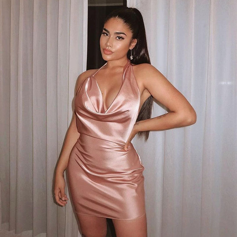 Robe Courte Dos Ouvert