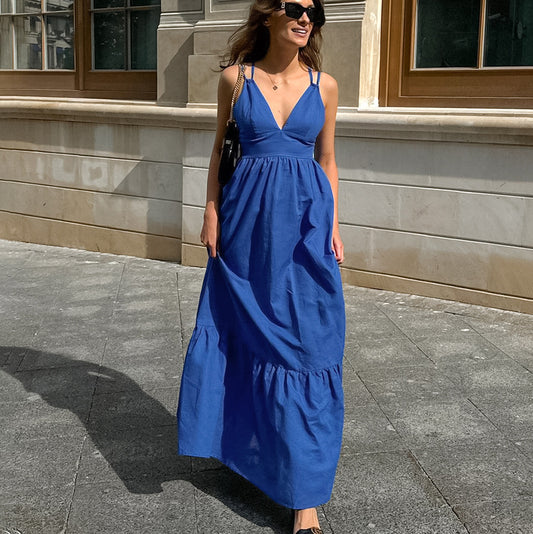 Robe Longue Bleue à Col Plongeant