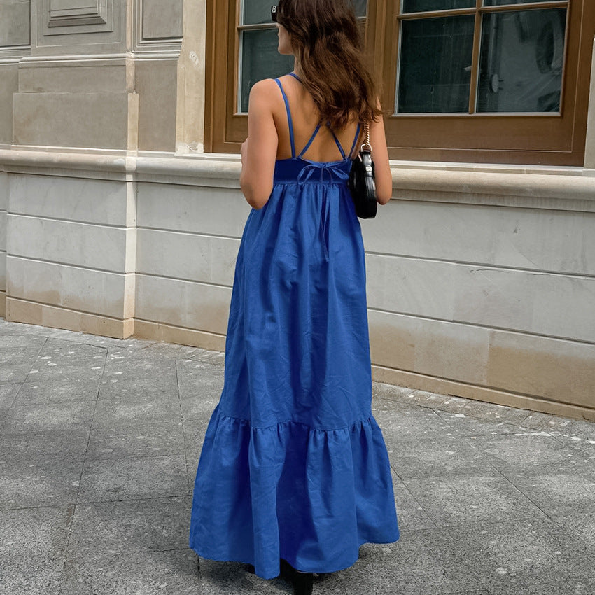 Robe Longue Bleue à Col Plongeant